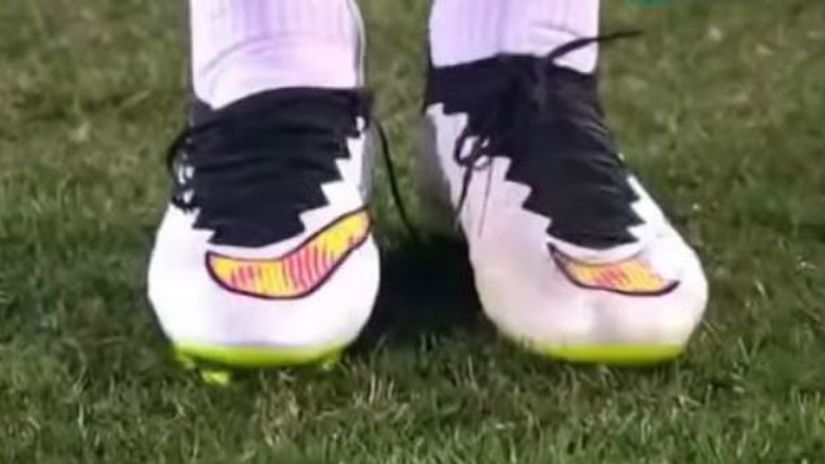 "Petar Grbić proslavlja gol"