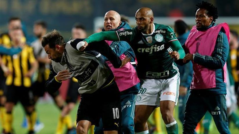 "Felipe Melo na delu"