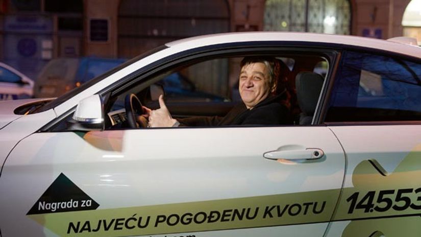 "Dragan Višnjić u svom BMW-u"