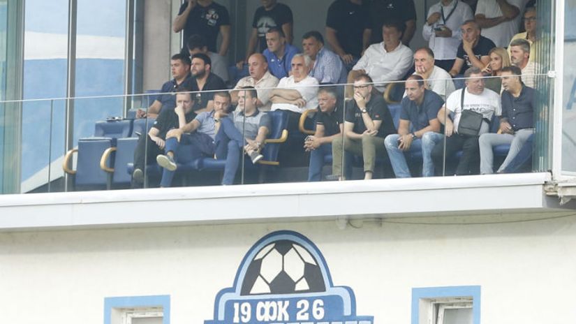Deo Partizanove uprave na stadionu u Surdulici