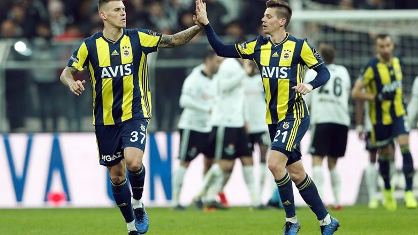 Martin Škrtel i Miha Zajc (Fenerbahče) proslavljaju gol 