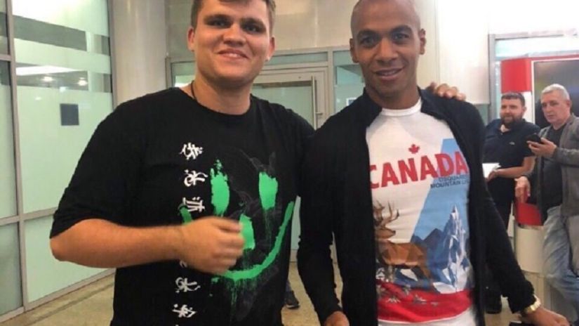 Žoao Mario sa navijačem na moskovskom aerodromu