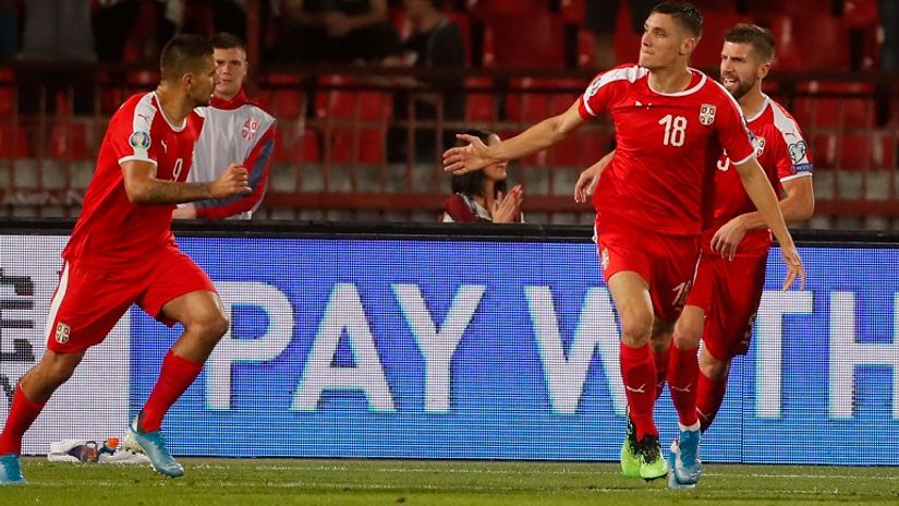 Mitrović, Milenković i Nastasić proslavljaju gol protiv Portugala 