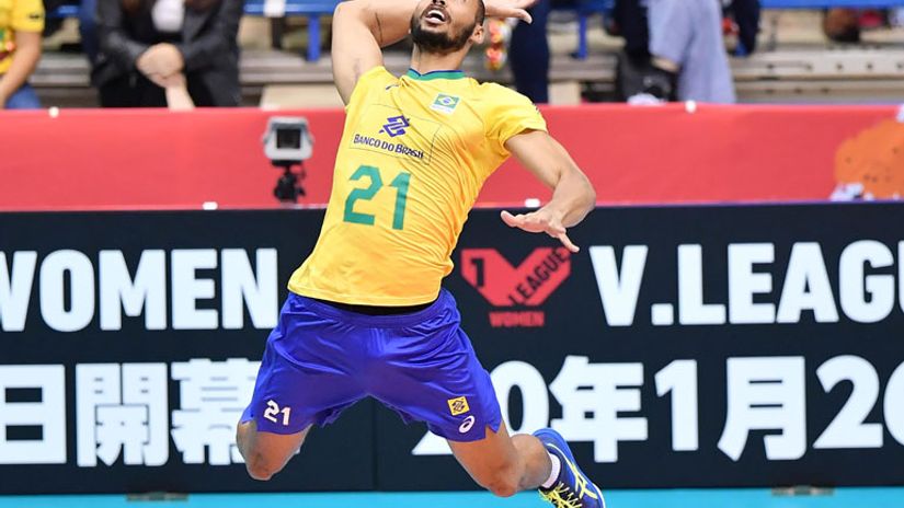 Alan Souza (Brazil) na servisu