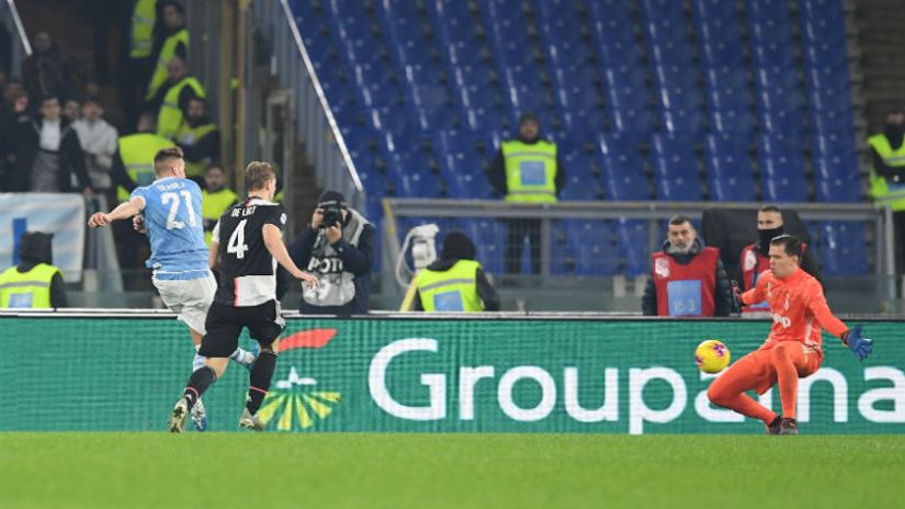 Sergej Milinković Savić postiže gol protiv Juventusa