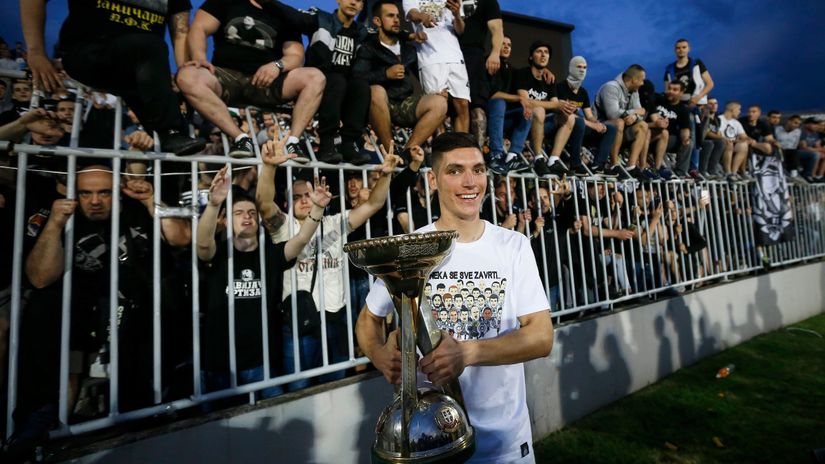Nikola Milenković sa peharom kupa, © Star sport