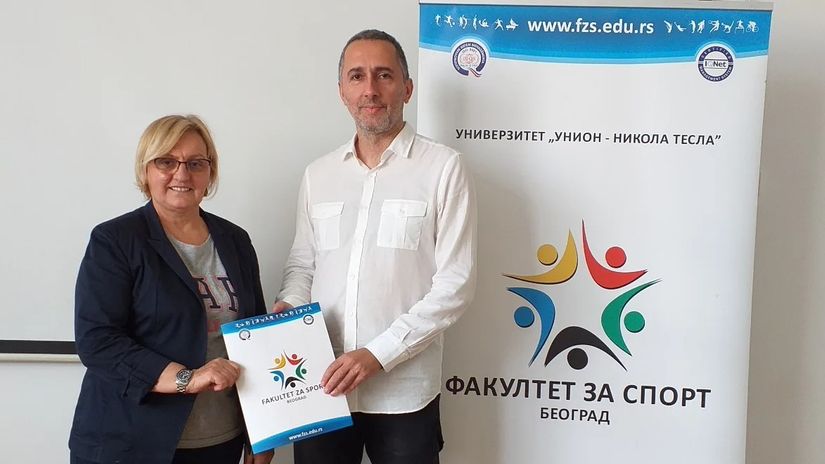 Dekanka fakulteta prof. dr Ivanka Gajić i kolega Aleksandar Miletić