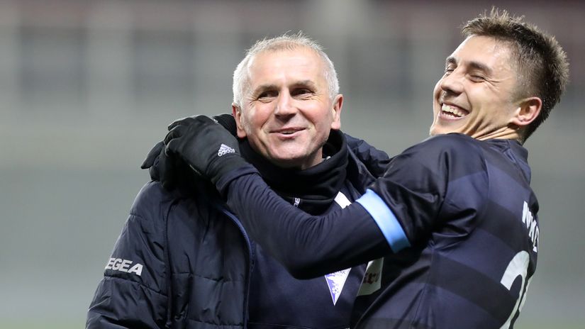 Nikolić sa trenerom Gaćinovićem (©MN Press)