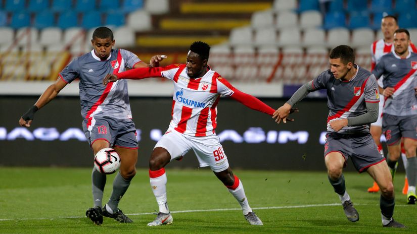 Leandro Pinto (Proleter NS) i Ričmond Boaći (Crvena zvezda)