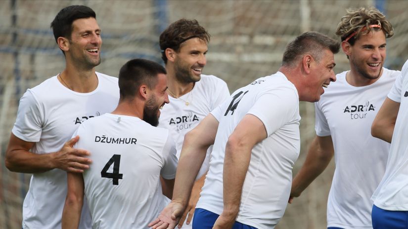 Grigor Dimitrov na fudbalu sa Novakom i društvom (©MN Press)