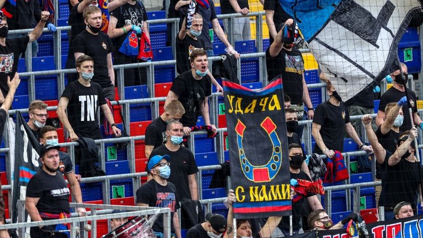 Navijači CSKA na meču sa Zenitom (©AFP)