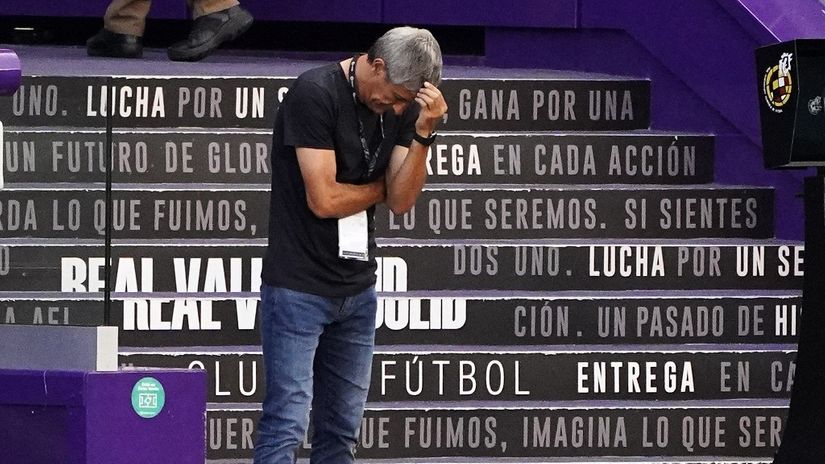 Ostaje trener Barselone još malo (©AFP)
