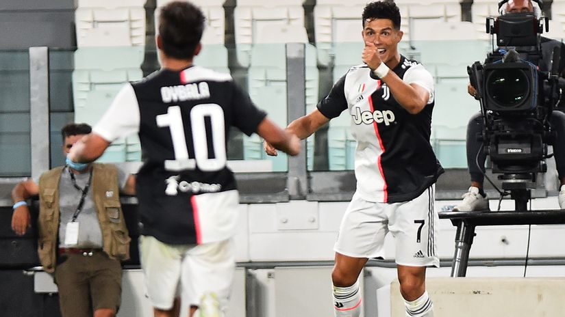 Paola Dibala i Kristijano Ronaldo (©Reuters)