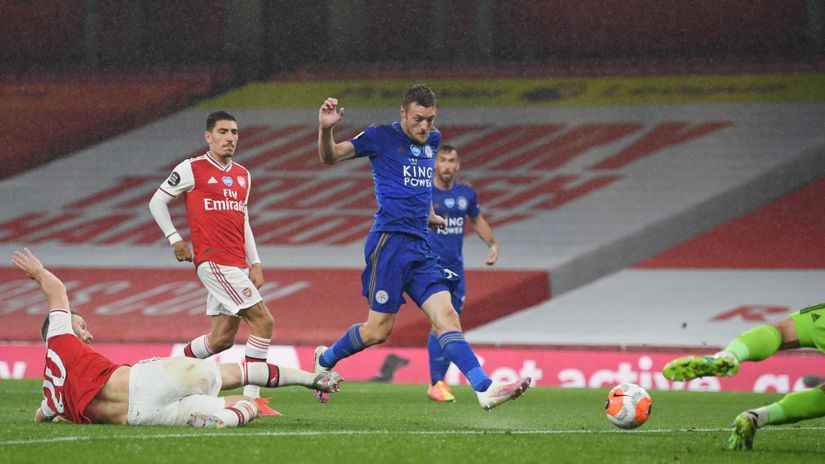 Vardi daje gol Arsenalu (©Reuters)