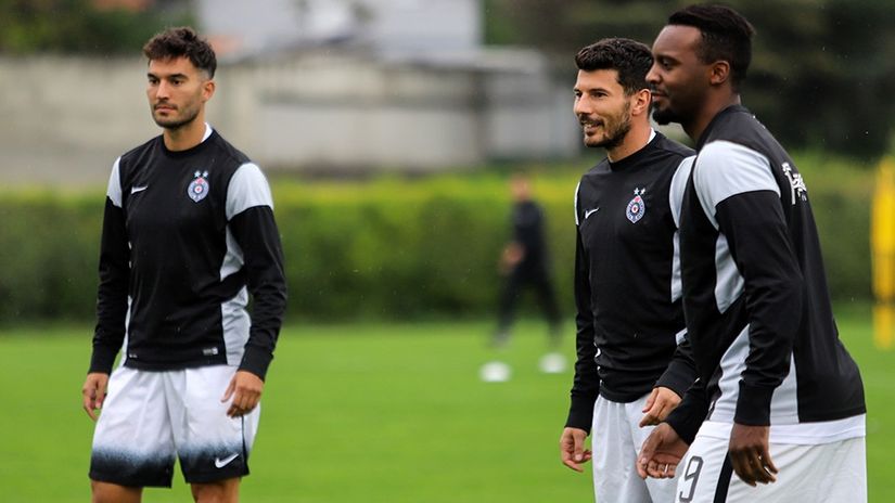 Obradović, Jojić i Bajbek (© FK Partizan)