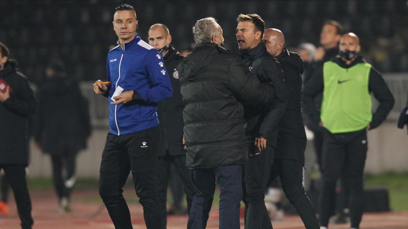 Aleksandar Stanojević burno je reagovao kod penala za Zvezdu (©MN Press)