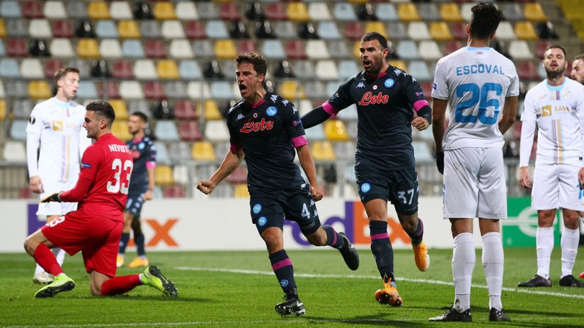 Igrači Napolija slave gol na Rujevici (©Reuters)