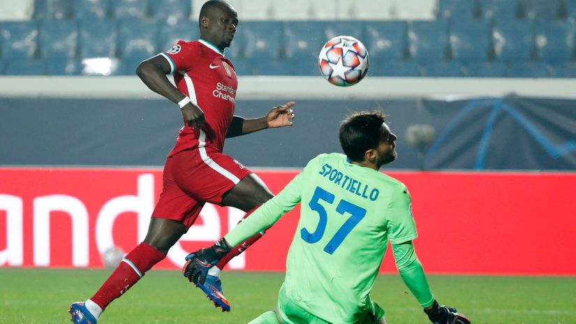 Sadio Mane (Liverpul) i Marko Sportijelo (Atalanta)