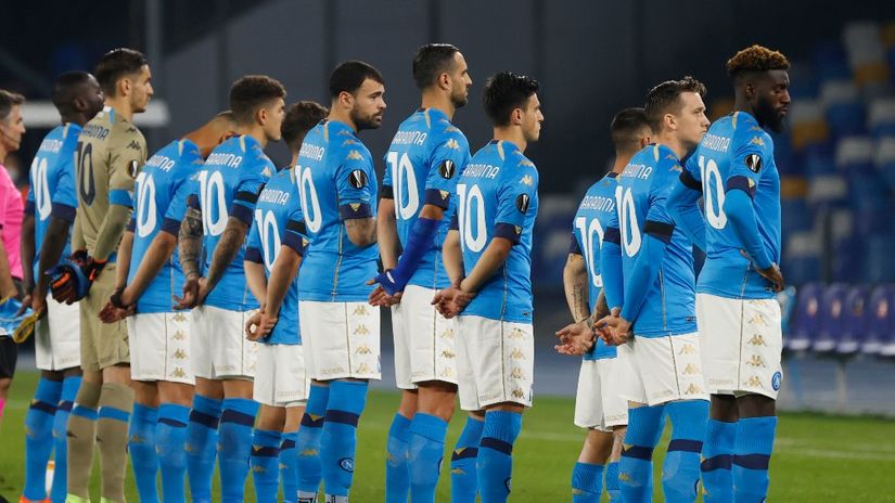 Fudbaleri Napolija u dresu s brojem “10” i natpisom “Maradona” (©Reuters) 