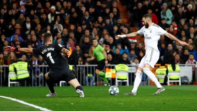 Unaj Simon (Bilbao) i Karim Benzema (Real Madrid)