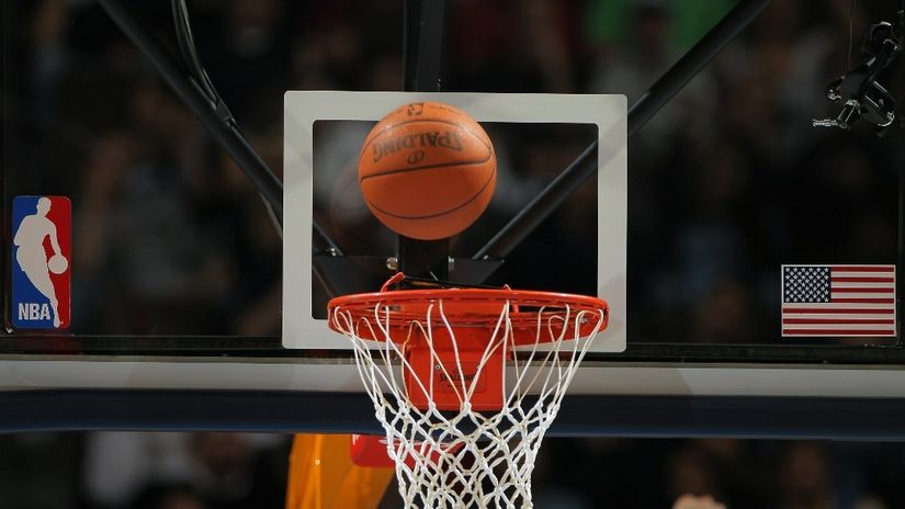 Odložena i peta utakmica u NBA, Irving pod lupom