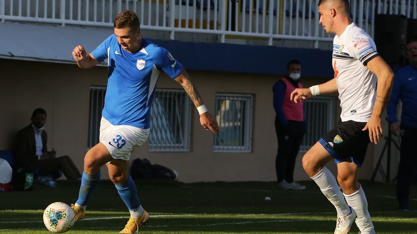 Luka Marković u plavom dresu Novog Pazara (© Star sport)