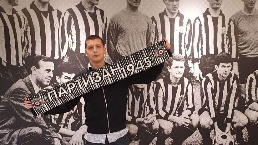 Simunović (© FK Partizan)