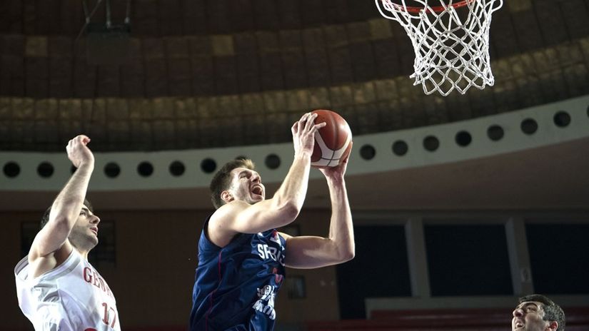 Srbija na Evrobasketu i ovacije za novu zvezdu - 27 poena Petruševa u debiju iz snova