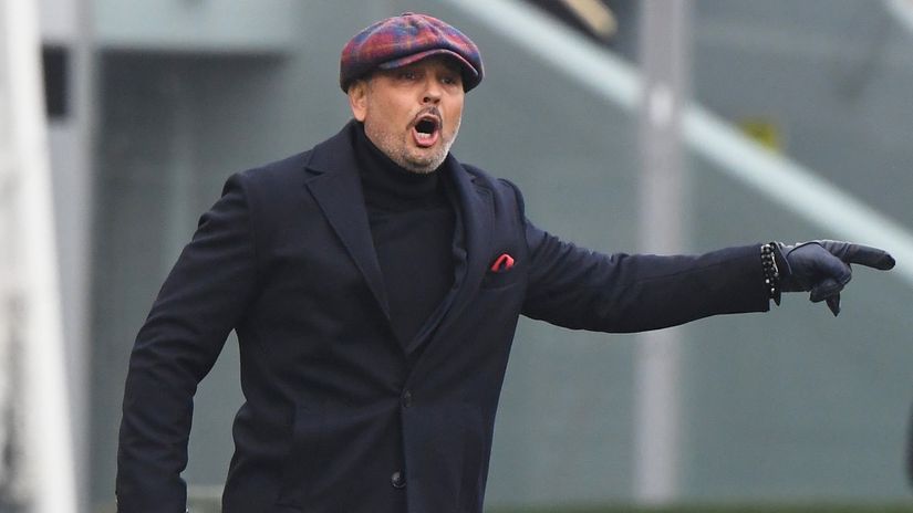 Šta je preživela Mihina Bolonja! Sat vremena sa igračem manje, 32 šuta Sasuola i na kraju 1:1 (VIDEO)