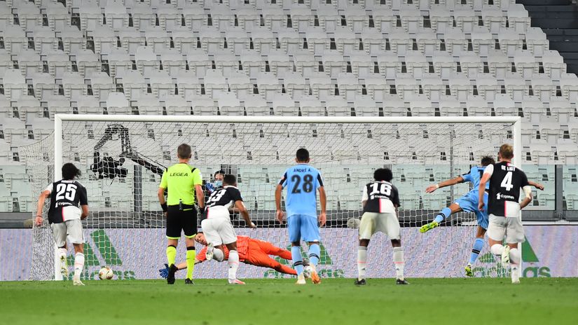 Čiro Imobile daje gol Juventusu (© Reuters)