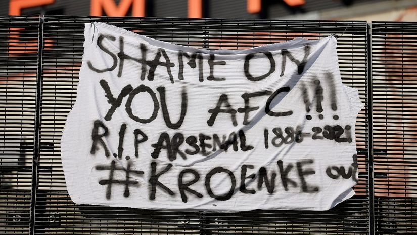 Poruka navijača Arsenala (©AFP) 