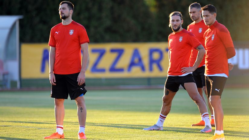 Despotović na treningu reprezentacije sa Gudeljom, Kolarovim i Lukićem (© MN Press)