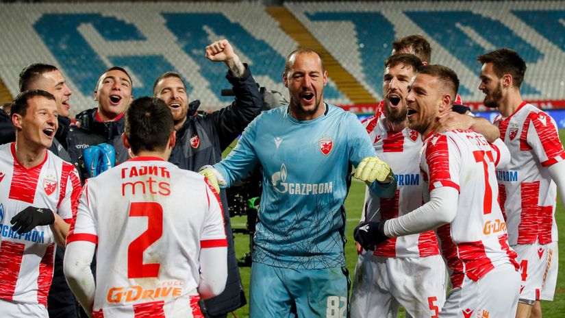 Igrači Crvene zvezde slave pobedu u prvenstvenom derbiju (Starsport)