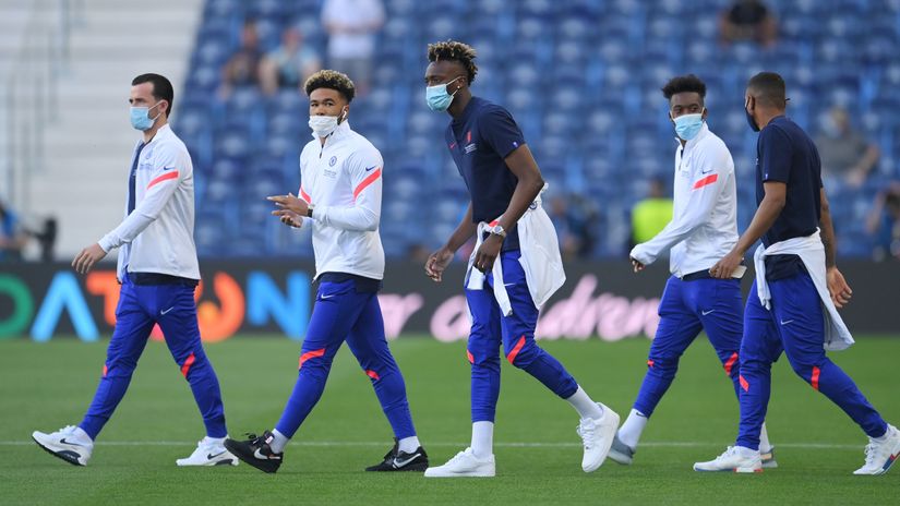 Ejbraham na stadionu Dragao (© Reuters)