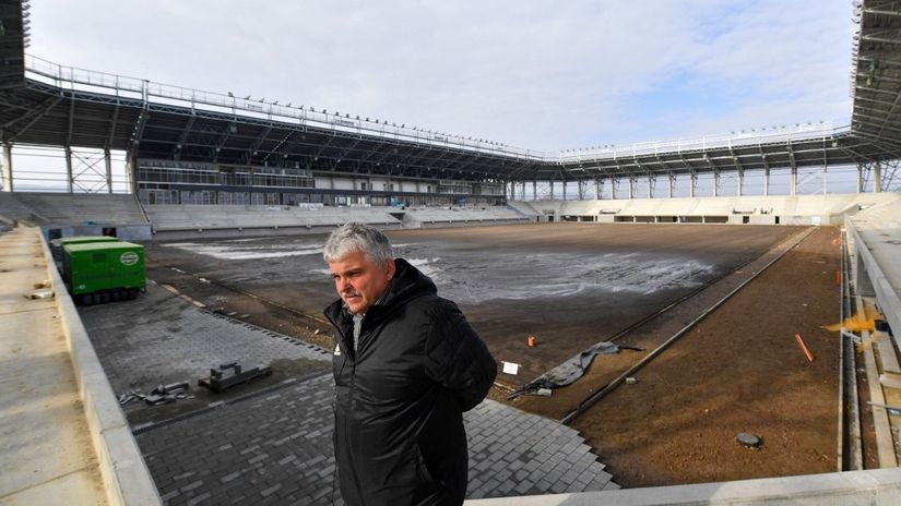 David Kerteš, potpredsednik Sepsija, na gradilištu novog klupskog stadiona (©AFP