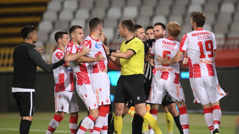Sukob fudbalera Crvene zvezde i Partizan (©MN Press)