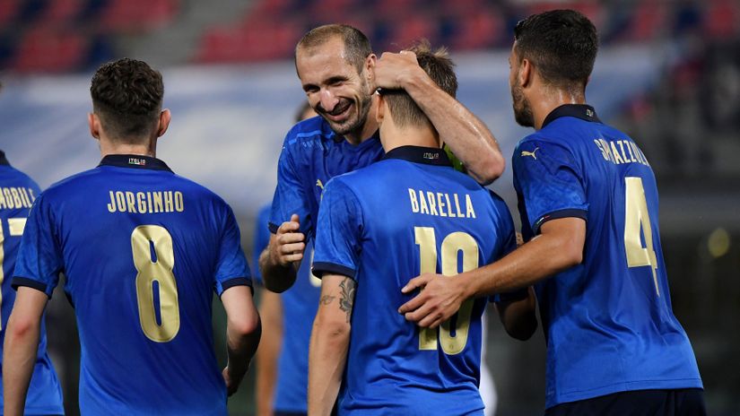 Slavlje Italijana posle gola Barele (Reuters)