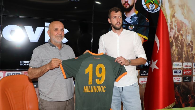 Zvanično: Milunović napustio Zvezdu i otišao u Alanju
