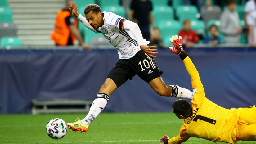 Lukas Nmeča daje gol Portugalu (Reuters)