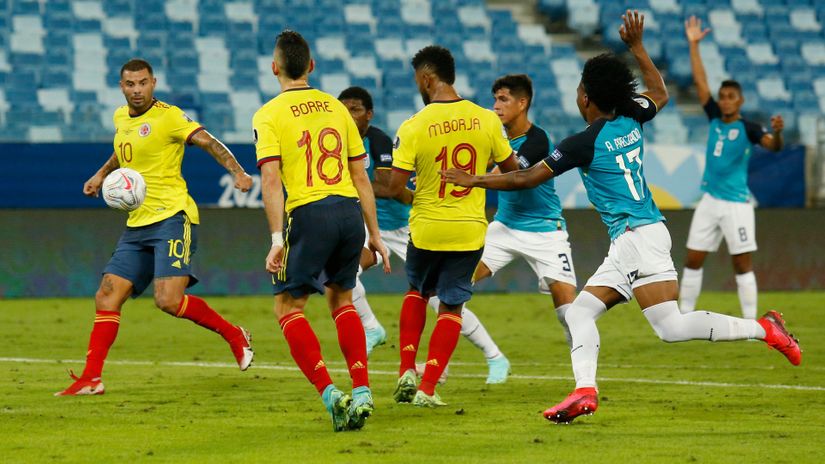 Edvin Kardona (levo) postiže jedini gol u Kujabi (©Reuters)