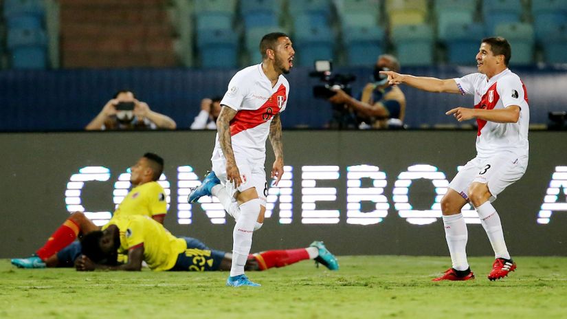 Serhio Pena slavi prvi gol Perua na Kopa Amerika (©Reuters)