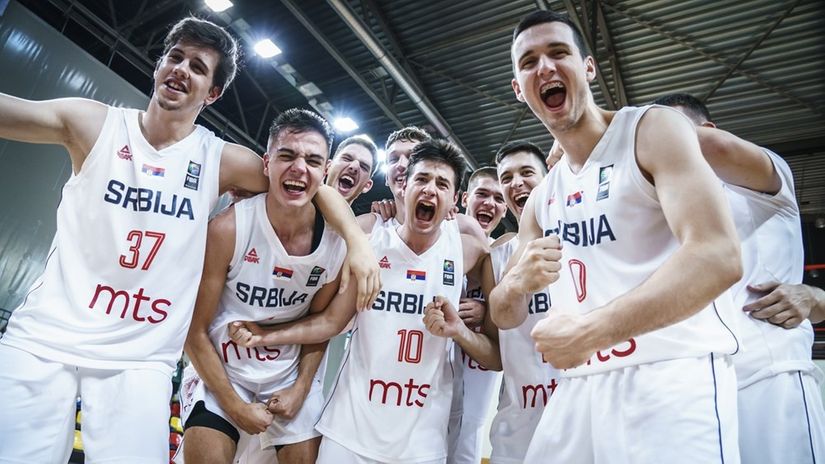 Orlići posle trijumfa nad Letonijom (©FIBA Basketball)