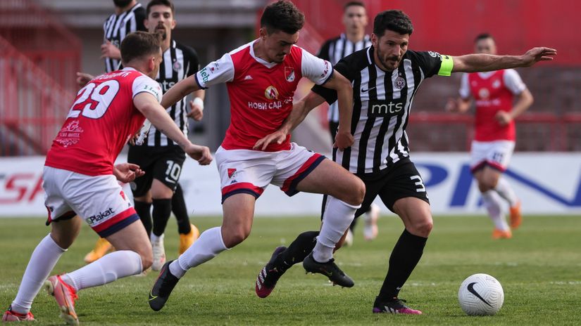 Jovan Ilić (Proleter NS) i Miloš Jojić (Partizan)