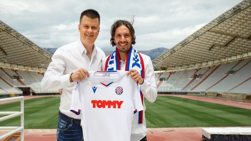 Sportski direktor Mindaugas Nikoličius i Filip Krovinović (©Hajduk Split) 