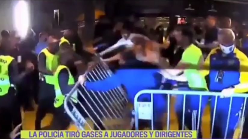 Haos u Brazilu: Bokini igrači se tukli s obezbeđenjem, policija suzavcem u svlačionicu