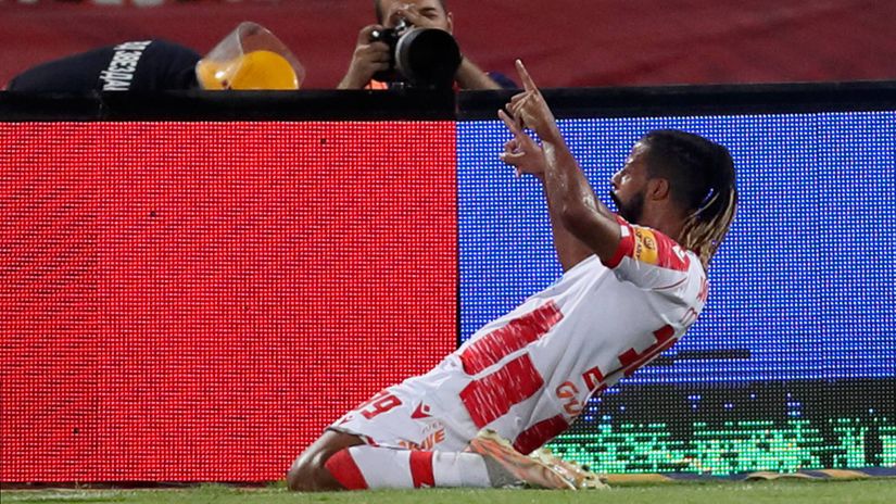 Lois Dioni (Crvena zvezda) proslavlja gol protiv Šerifa