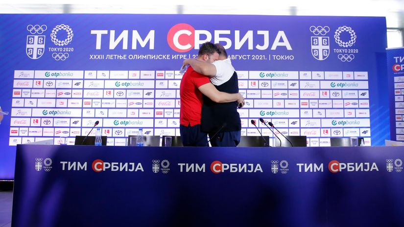 Filip Filipović i Dejan Savić na rastanku u suzama (©Star Sport)