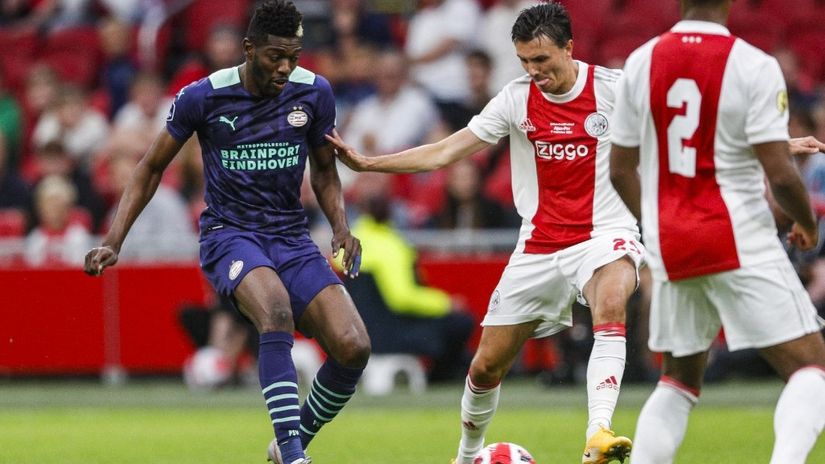 Ibrahim Sangare i Stiven Berghujs (©AFP)