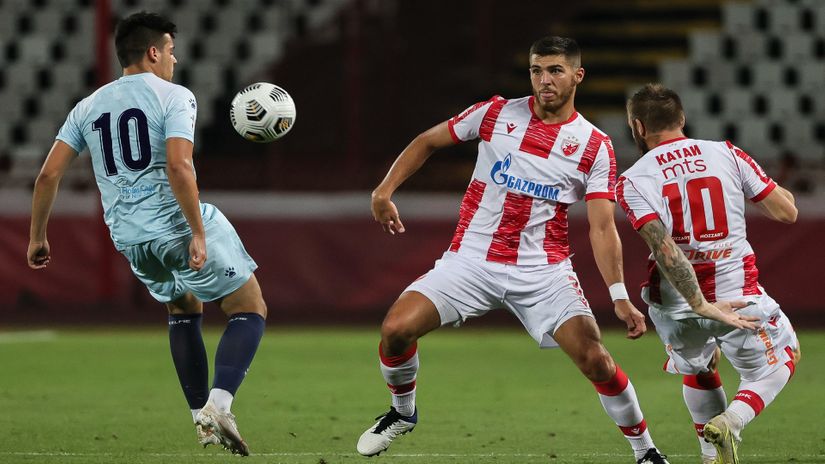 Srđan Babić u duelu sa Zukićem