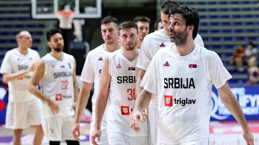 Miloš Teodosić i saigrači posle poraza od Italije (©Star Sport)